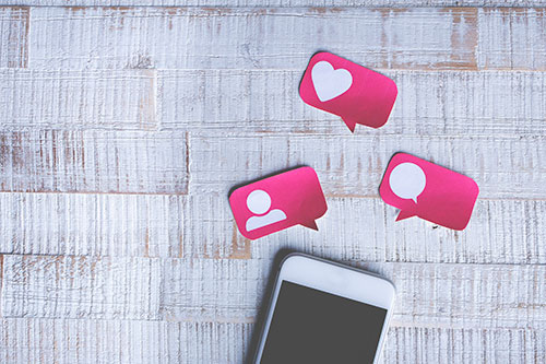 gestion-animation-reseaux-sociaux-creakom Accompagnement personnalisé sur les réseaux sociaux avec CréaKom au Québec